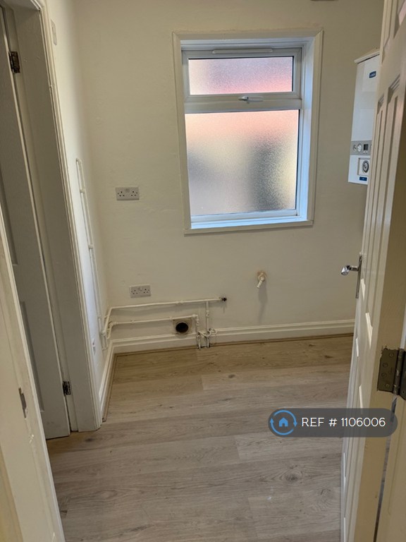 1 bedroom house in Penny Lane, Liverpool, L18 (1 bed) (#1106006)