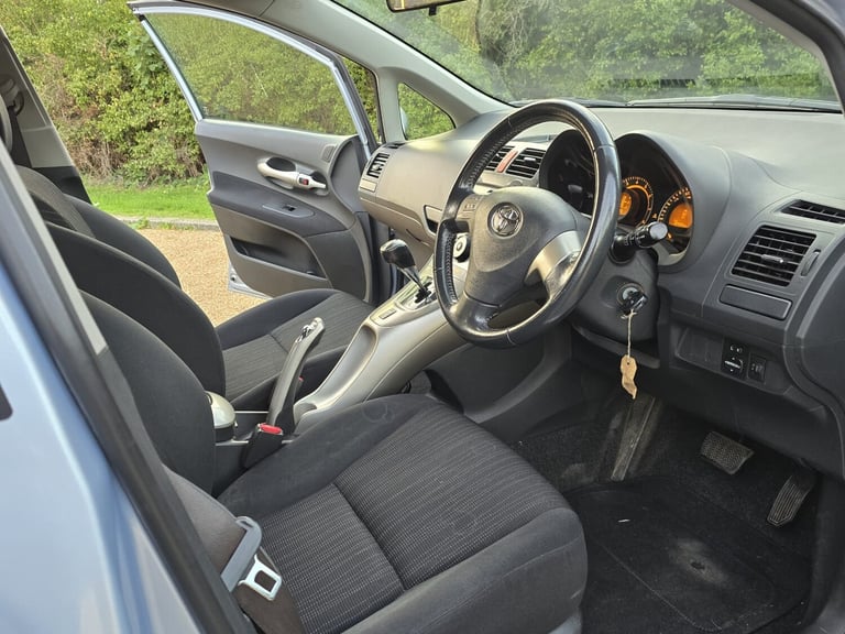 2007 Toyota Auris 1.6 Automatic VVTi TR MM 5dr . 87000 Miles . CHEAP on Fuel. GOOD Car. HATCHBACK...