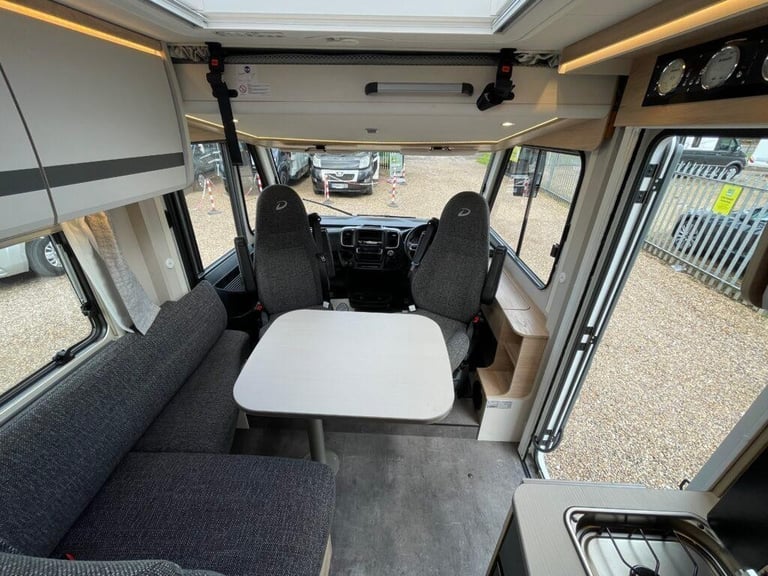 Dethleffs Globebus I6 GT 4 berth 4 belt A-class Singles 3500KG