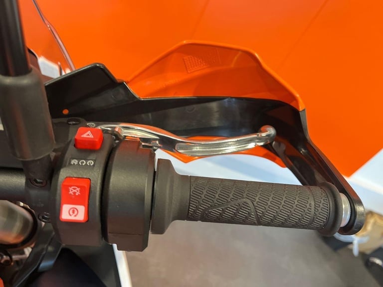 2025 KTM Street 890 ADVENTURE R orange 6 Speed