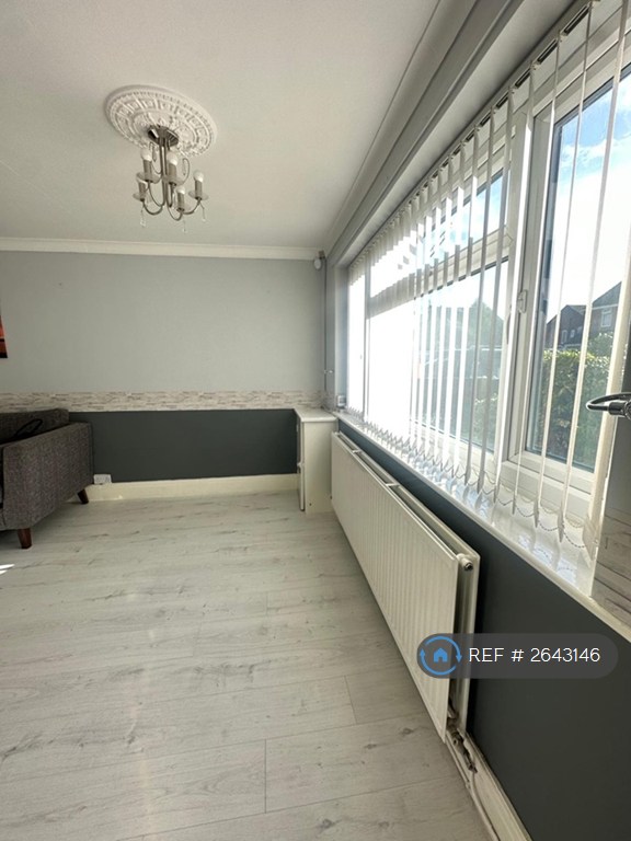 3 bedroom house in Bebbington Close, Sale, M33 (3 bed) (#2643146)