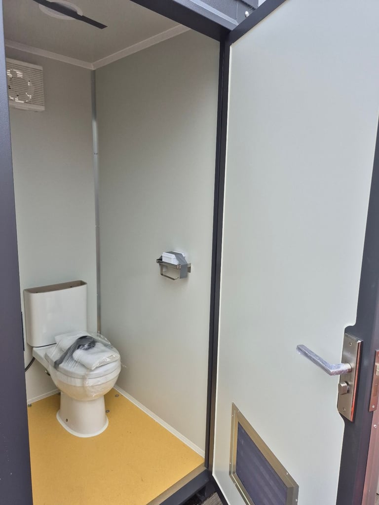 Portable site toilet