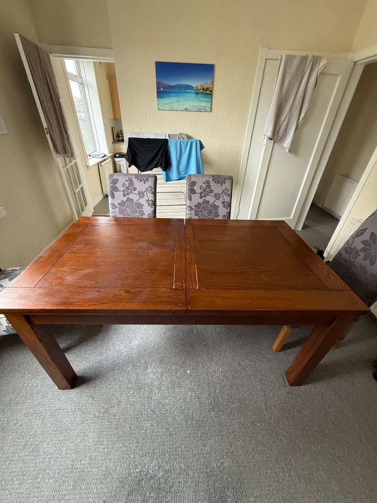 image for Solid oak table 