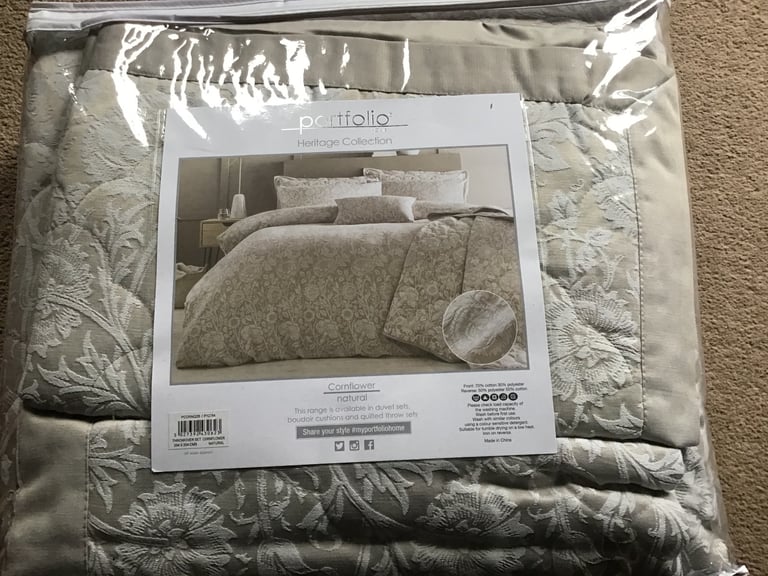 image for PORTFOLIO HERITAGE KING SIZE QUILTED THROW WITH 2 PILLOWSHAMS