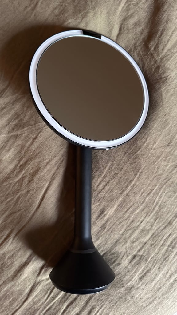 Simplehuman 5x magnifying sensor mirror FAULTY