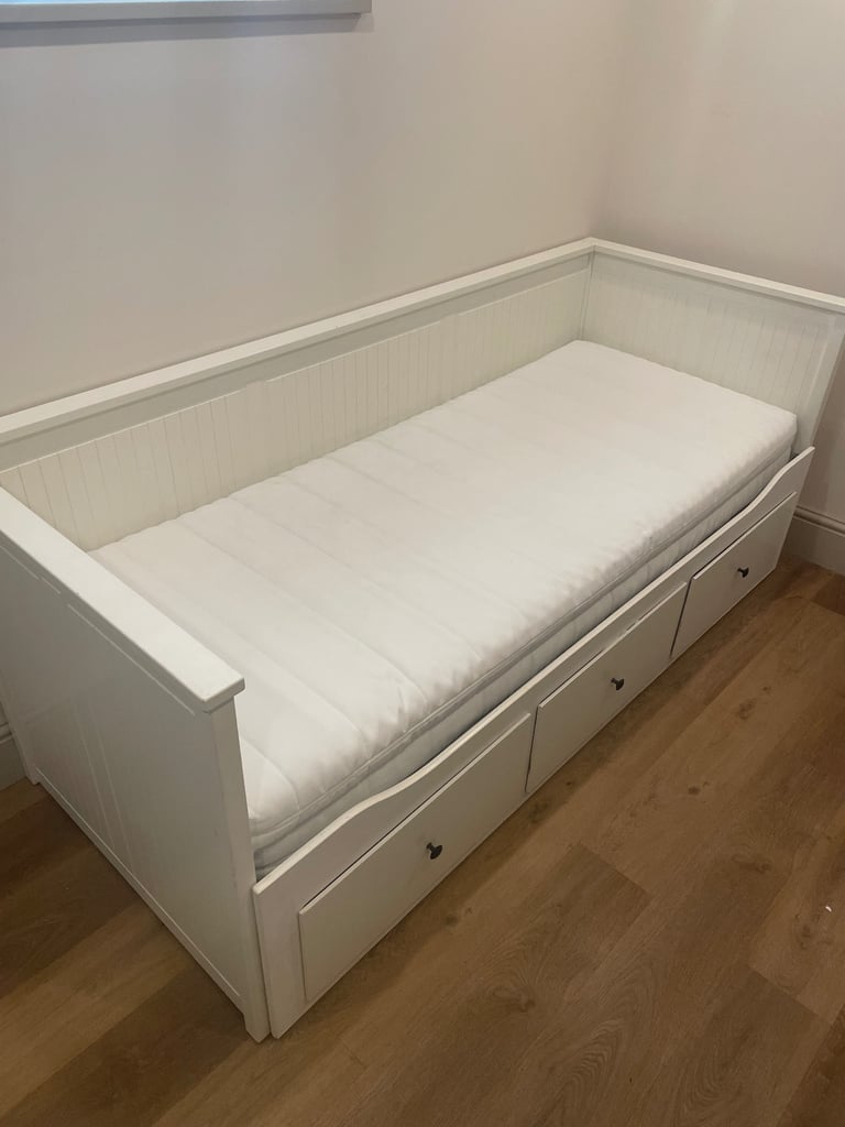 image for IKEA day bed - hemnes white