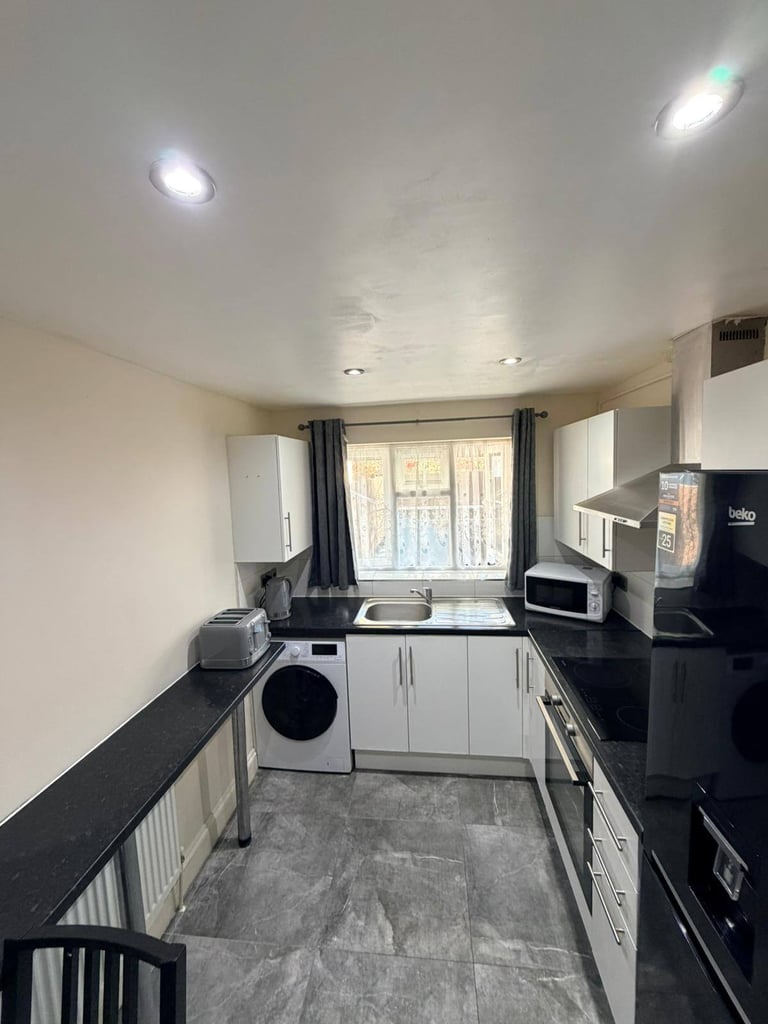 1 Bedroom Accommodation, KINGSBURY, HA3, £1,250, **BILLS INCLUDED**