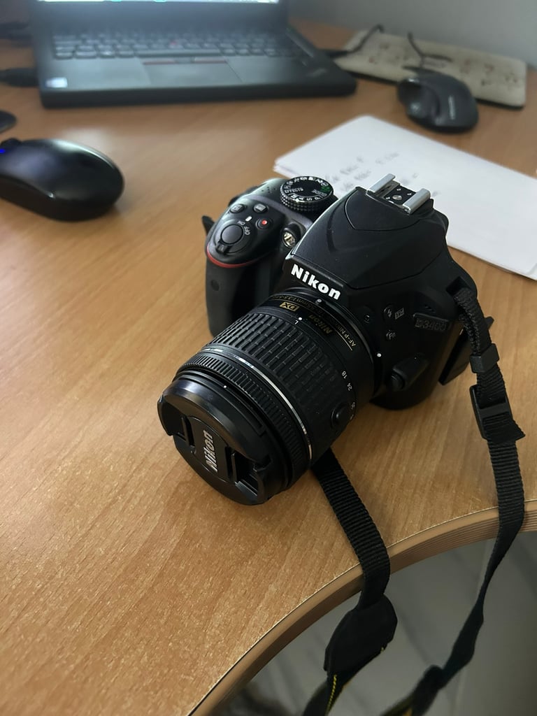 Nikon D3400 + lense like new
