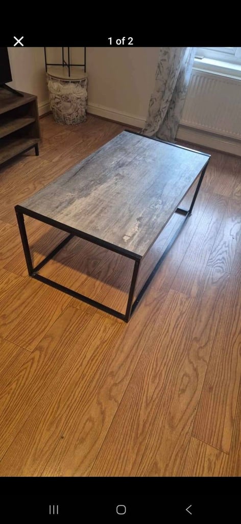 Coffee table - modern design ONLY £12