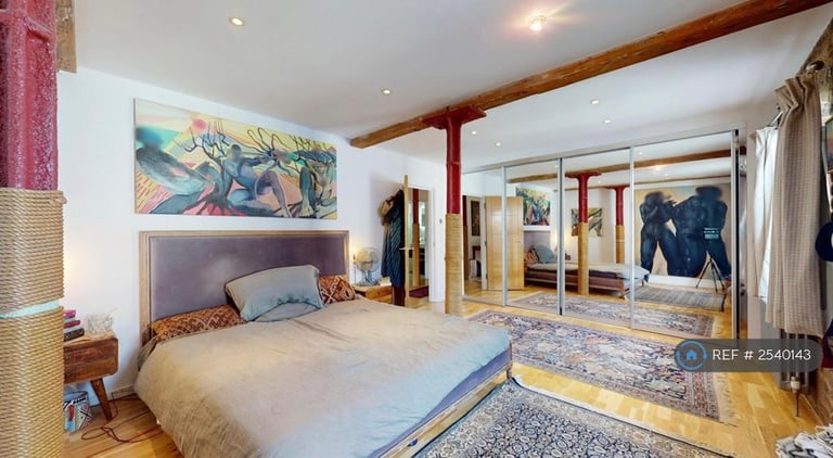 2 bedroom flat in Execution Dock House, London, E1W (2 bed) (#2540143)