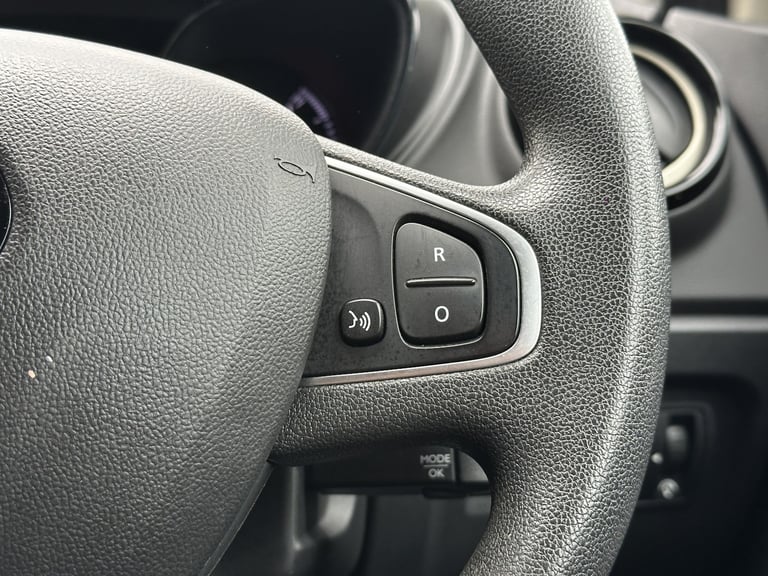 2019 Renault Captur 0.9 TCi Play Petrol Manual 5 Door Hatchback Cream