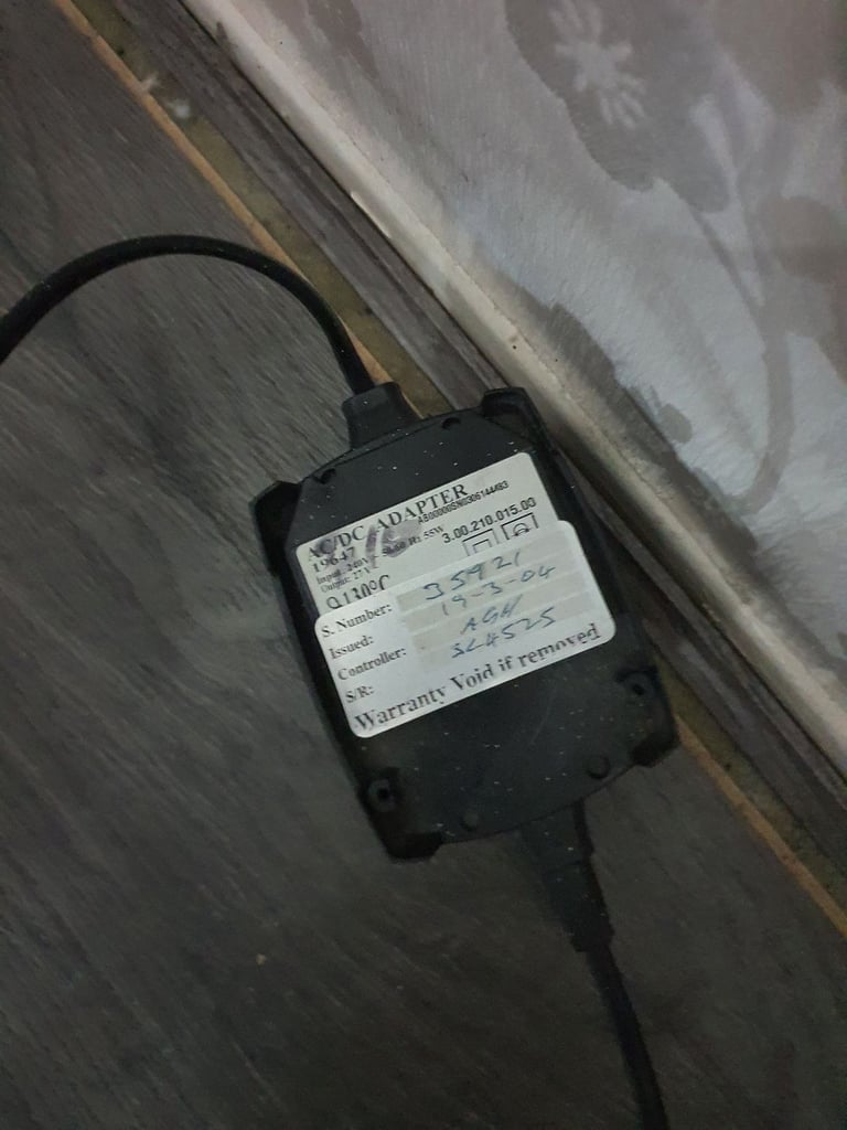 Electric riser recliner armchair