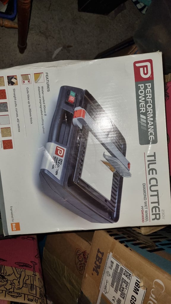 Tile Cutter. Performance Power PPDWW100. Boxed (used)