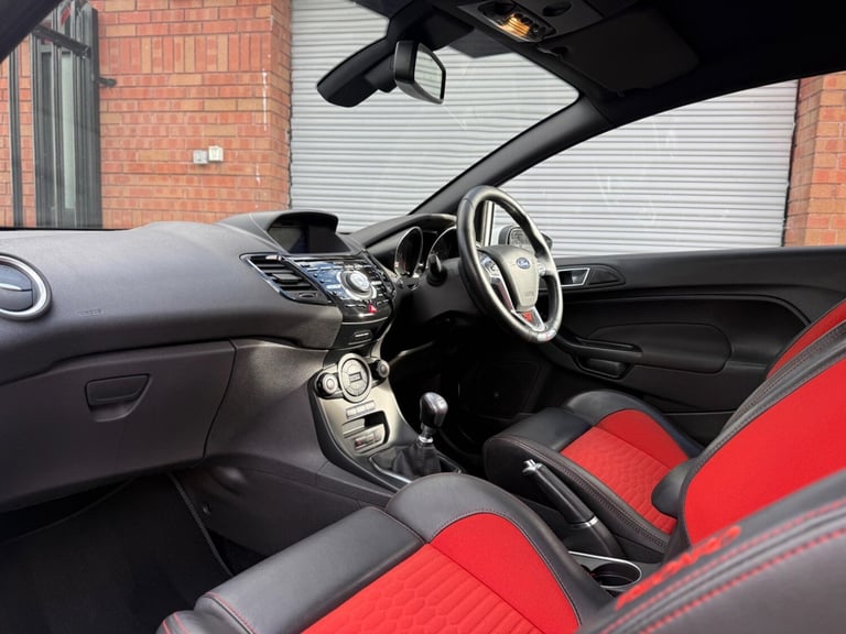 2016 Ford Fiesta 1.6T EcoBoost ST-3 Euro 6 3dr HATCHBACK Petrol Manual