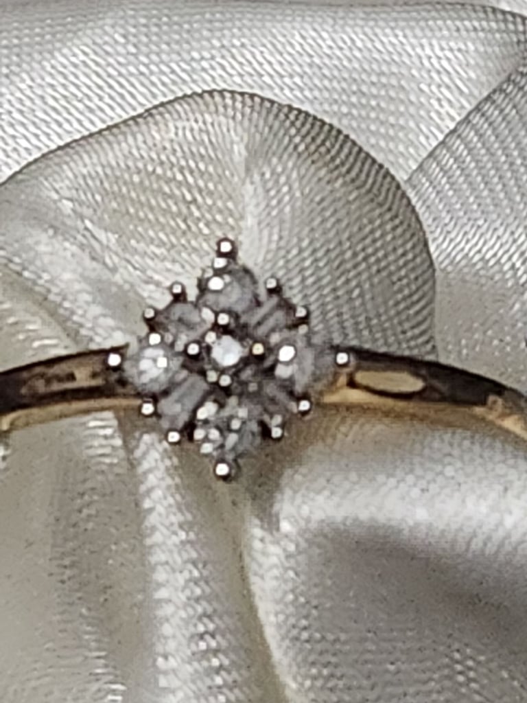 9ct Gold Certified Natural Diamond Ring Size Q Brand new 