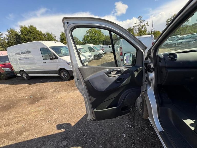 2016 Vauxhall Vivaro 2900 1.6CDTI BiTurbo 120PS ecoFLEX H1 Combi 9 Seat MPV DIESEL Manual