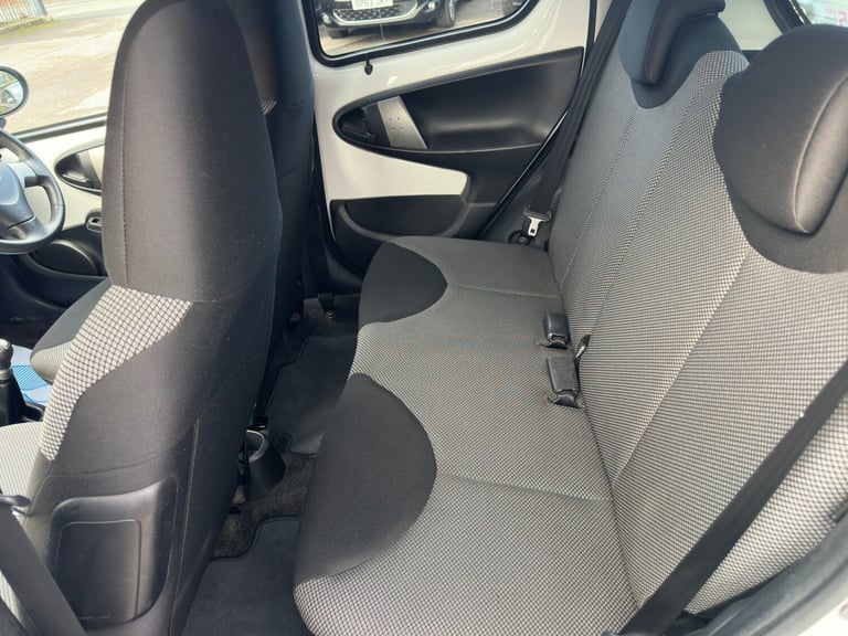 2013 Toyota AYGO 1.0 VVT-i Mode 5dr HATCHBACK Petrol Manual