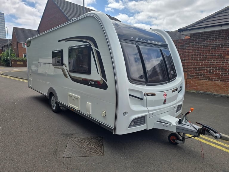2025 ✨ Coachman VIP 560/4 fixed bed – immaculate like new✨