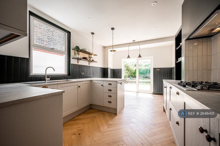 5 bedroom house in St. Andrews Road, Portslade, Brighton, BN41 (5 bed) (#2646401)