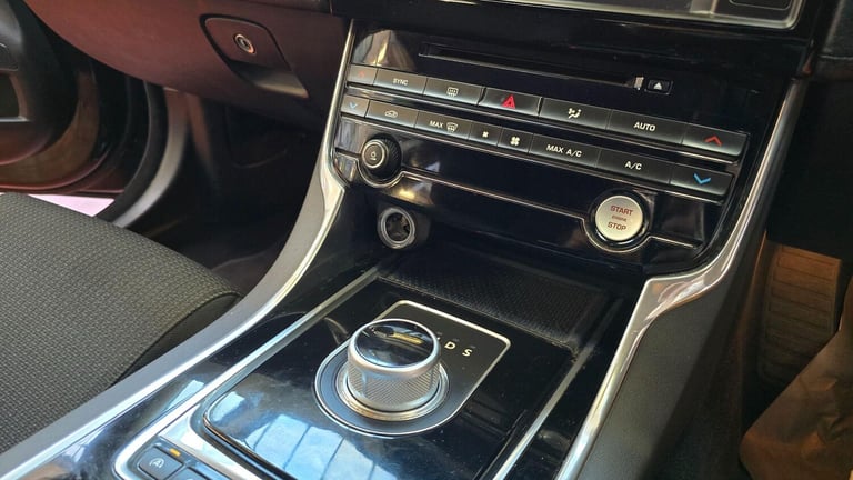  Jaguar XE 2.0 GTDi SE Auto Euro 6 (s/s) 4dr Petrol Automatic
