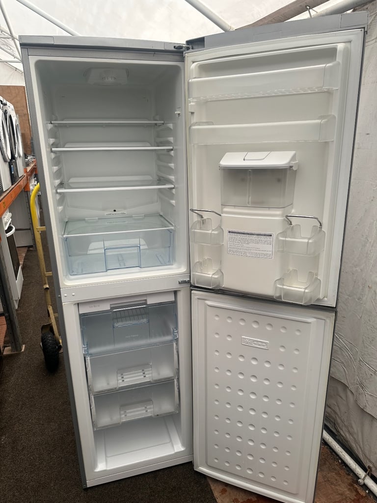 BEKO silver good condition frost free fridge freezer with water dispenser 