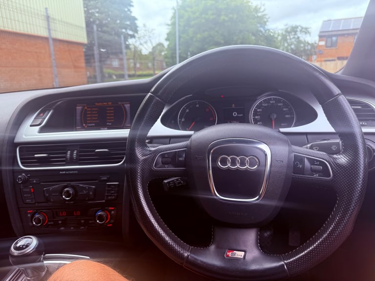 Audi, A4, Saloon, 2010, Manual, 1968 (cc), 4 doors