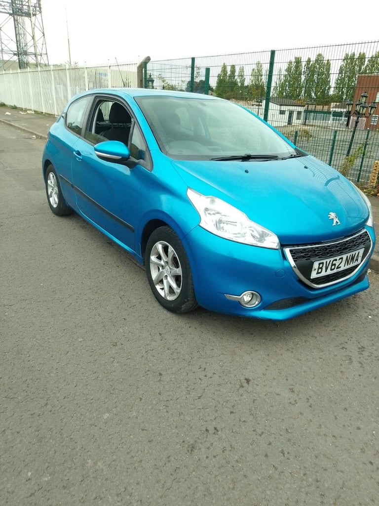 Peugeot, 208, Hatchback, 2012, Manual, 1199 (cc), 3 doors