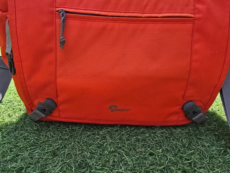 Lowepro sling bag 35 L