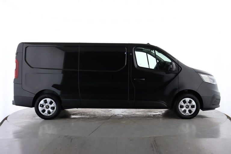 2025 Renault Trafic LL30 Blue dCi 130 Advance [Safety] Panel Van Diesel Manual