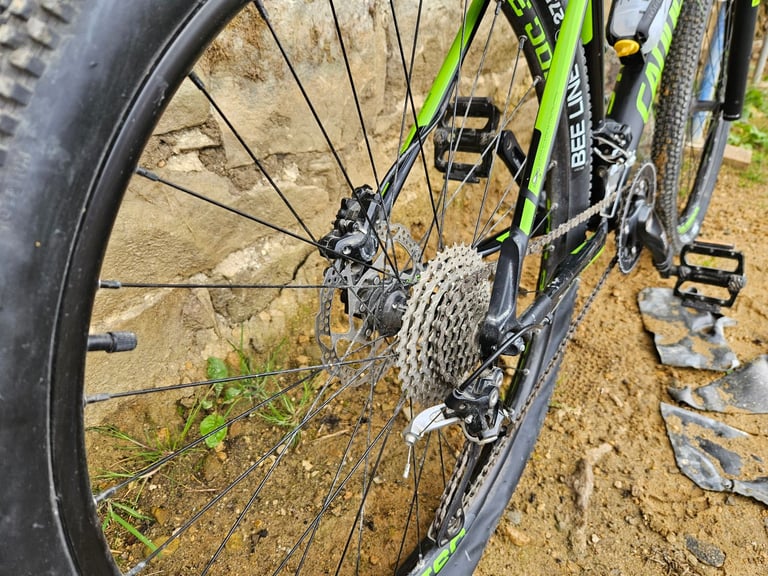 Cannondale 275 Mountain Bike. Size Large