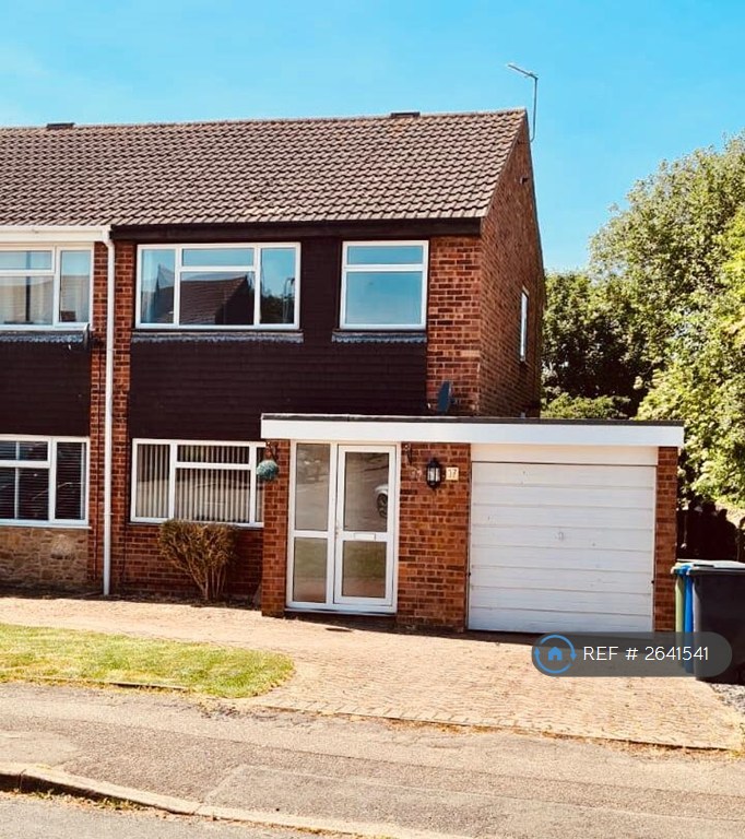 3 bedroom house in Meadway, Bugbrooke, Northampton, NN7 (3 bed) (#2641541)