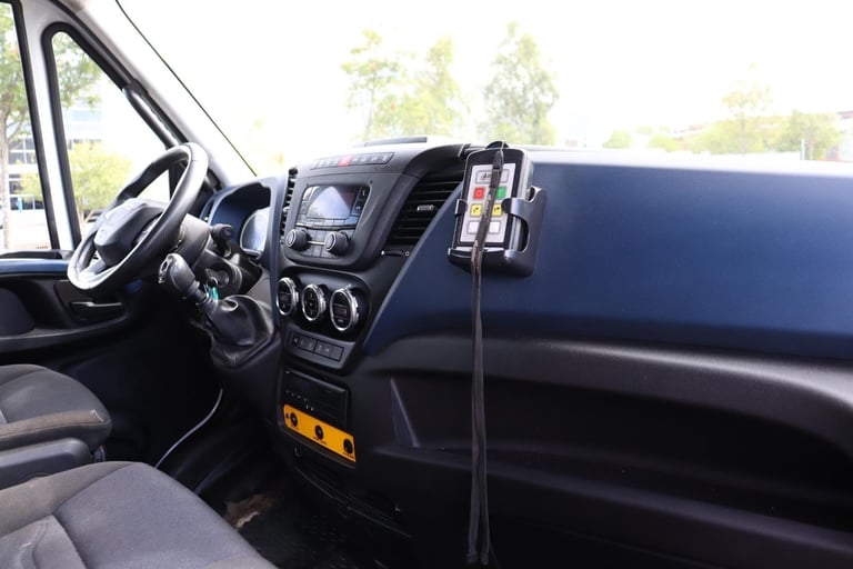 IVECO DAILY 70-180 DYSON SLIDE AND TILT RECOVERY L.H.D (2021)