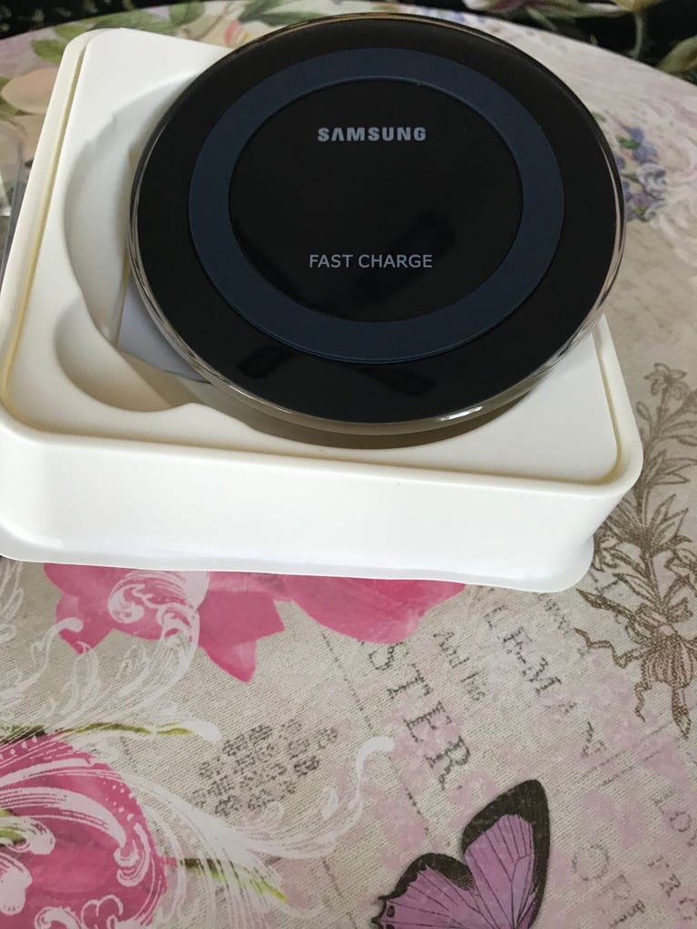 Genuine Fast Samsung Wireless Charger Pad (Black/White) For Samsung Galaxy, iPhone ,Huawei