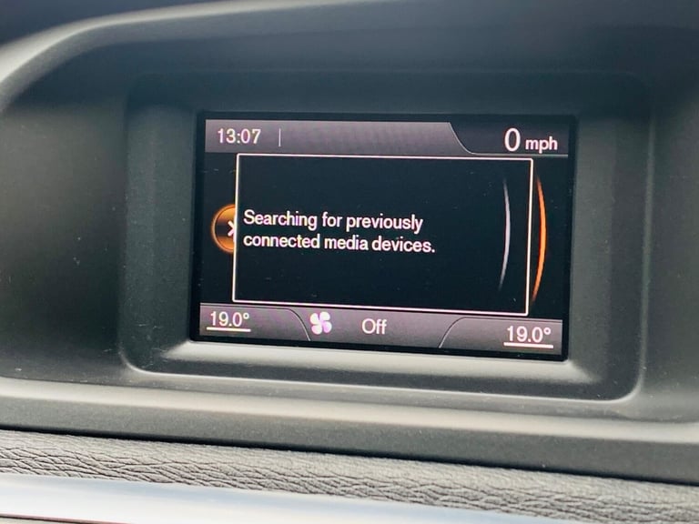 2015 Volvo V40 Cross Country 1.6 D2 Lux Nav Euro 5 (s/s) 5dr HATCHBACK Diesel Manual
