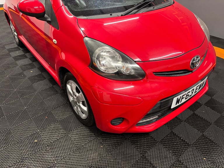 2013 Toyota AYGO 1.0 VVT-i Move with Style 5dr HATCHBACK Petrol Manual