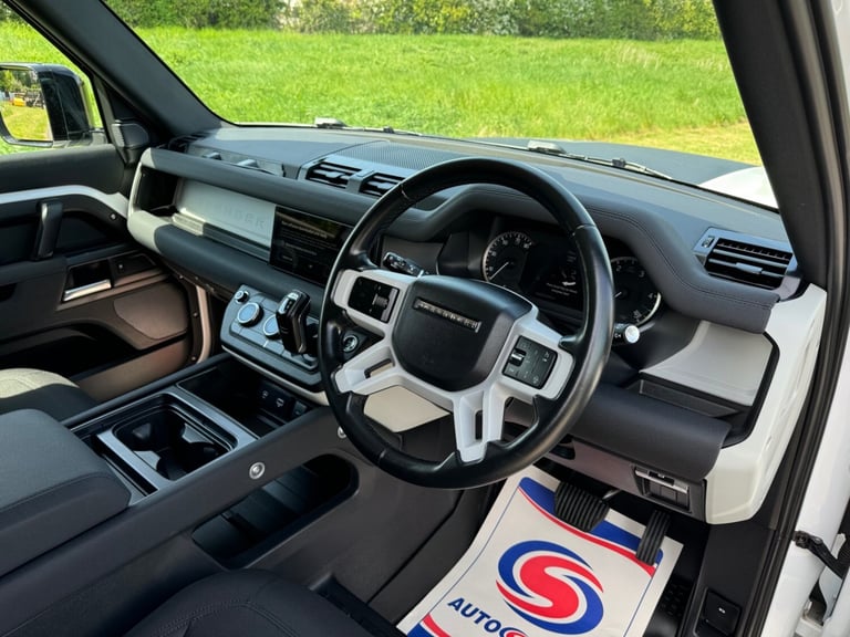 2023 Land Rover Defender 90 3.0 D250 MHEV Hard Top Fuji White - 14,825 Miles 
