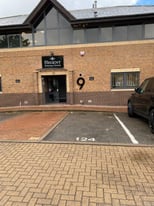 OFFICE SPACE TO LET LS12