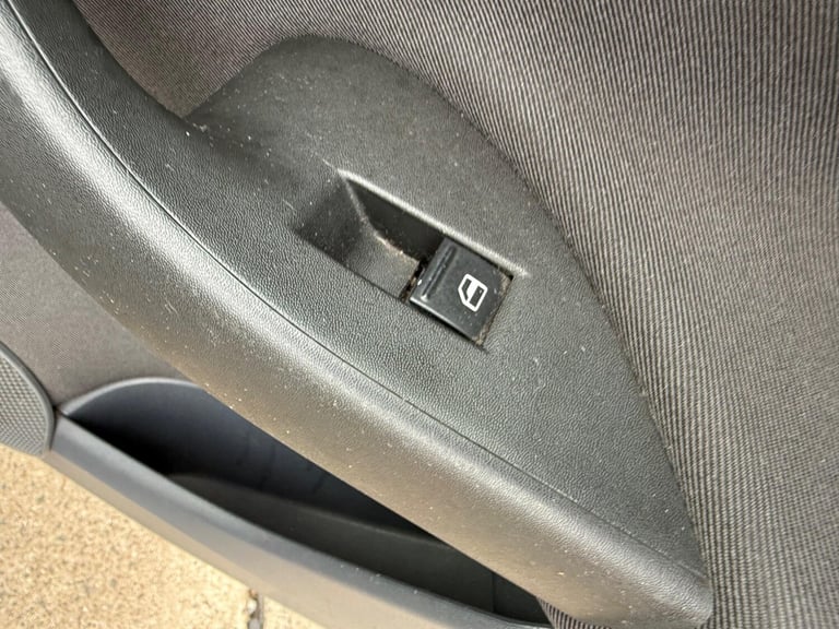 SEAT Altea XL 1.6 Reference Euro 4 5dr Petrol Manual - Image 12