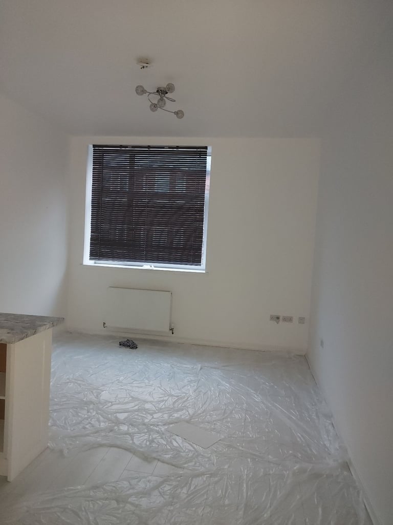  For rent Lovely 1 bed flat with tonnes of storage with private enterance. 