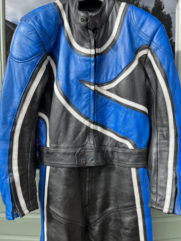 Icon Sport Leather Motor Cycle two piece Suit Men’s Size L  Very Good Condition