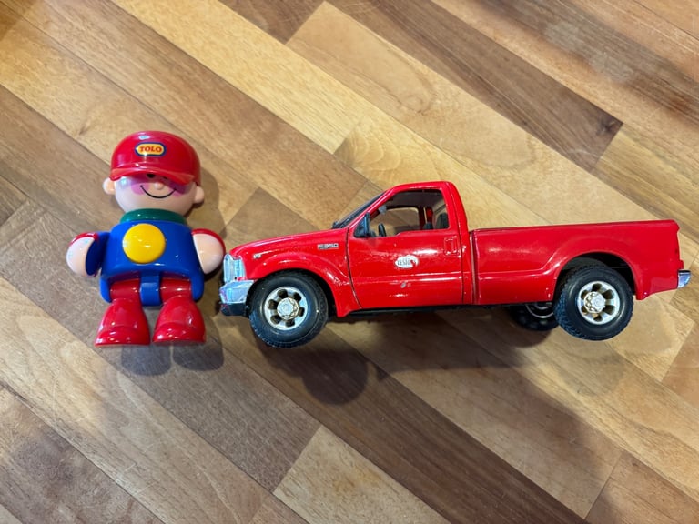 Toy Car & Tolo Kid