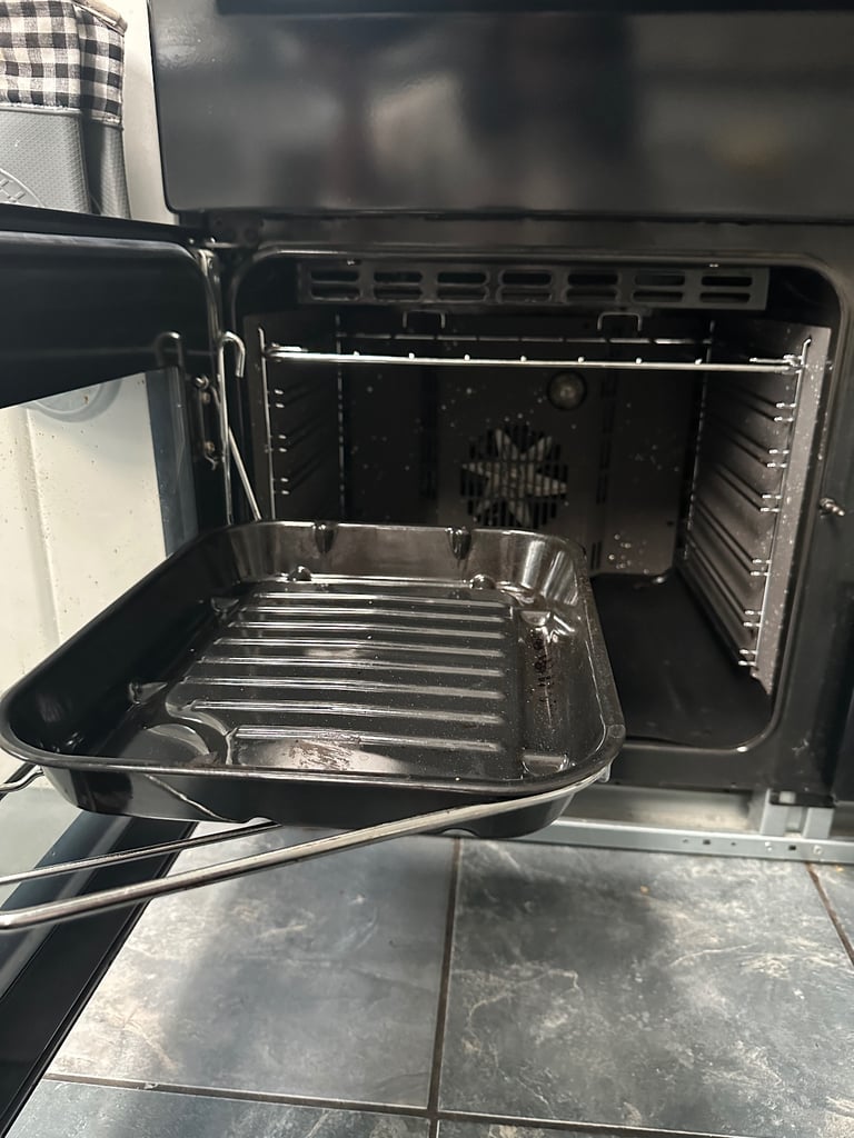 Rangemaster professional deluxe duel fuel cooker 