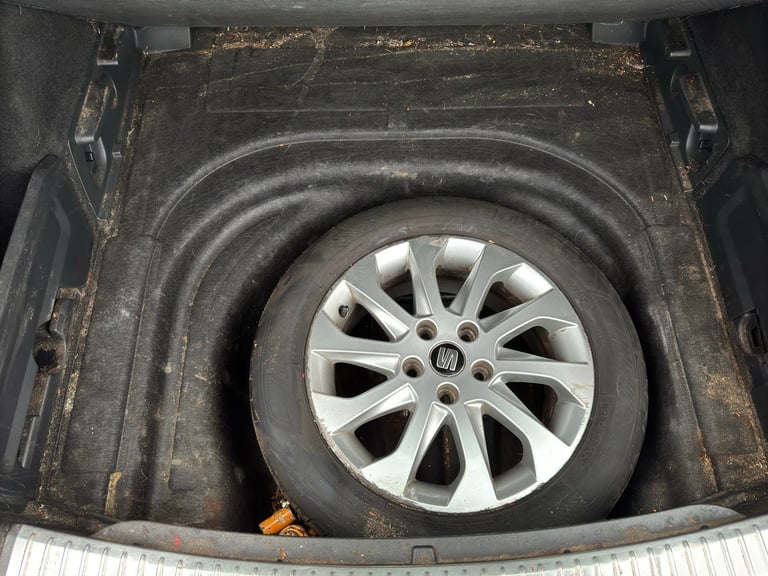 2015 Seat Leon SE Technology - New Years MOT - £20 Road Tax - 2 Keys