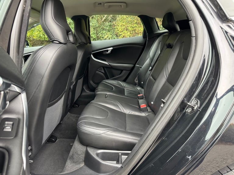 2013 63 Volvo V40 2.0 D3 SE Manual 5 Door Diesel Hatchback 