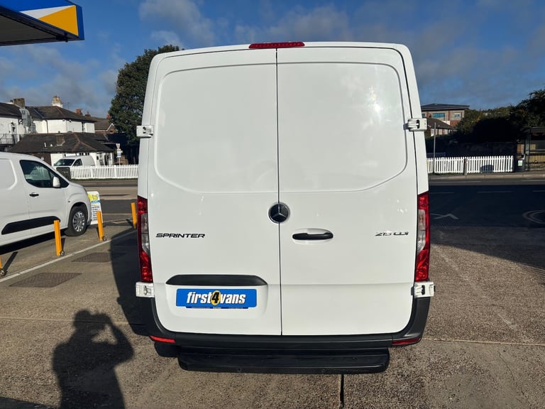 2022 Mercedes-Benz Sprinter 2.0 215 CDI Pure FWD L2 H1 150 bhp  ** Sameday Driveaway ** PANEL VAN...