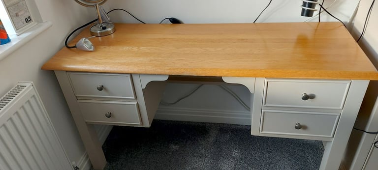 BEDROOM FURNITURE SET CREAM AND LIGHT OAK TOPS (4 ITEMS)