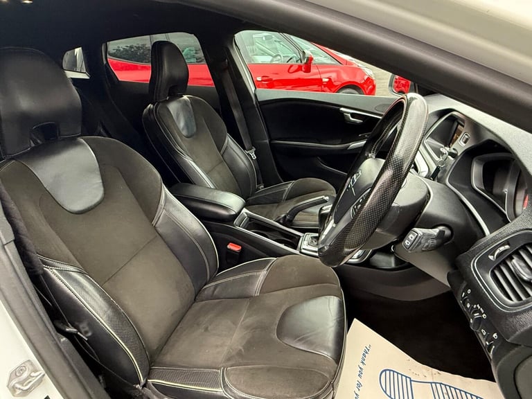 2015 Volvo V40 2.0 T2 R-Design Hatchback 5dr Petrol Manual Euro 6 (s/s) (122 ps) HATCHBACK Petrol...