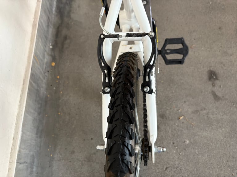 BMX  BIKE  OLLIE SPIKE 20 inch wheels  20 inch frame near mint condition £ 80