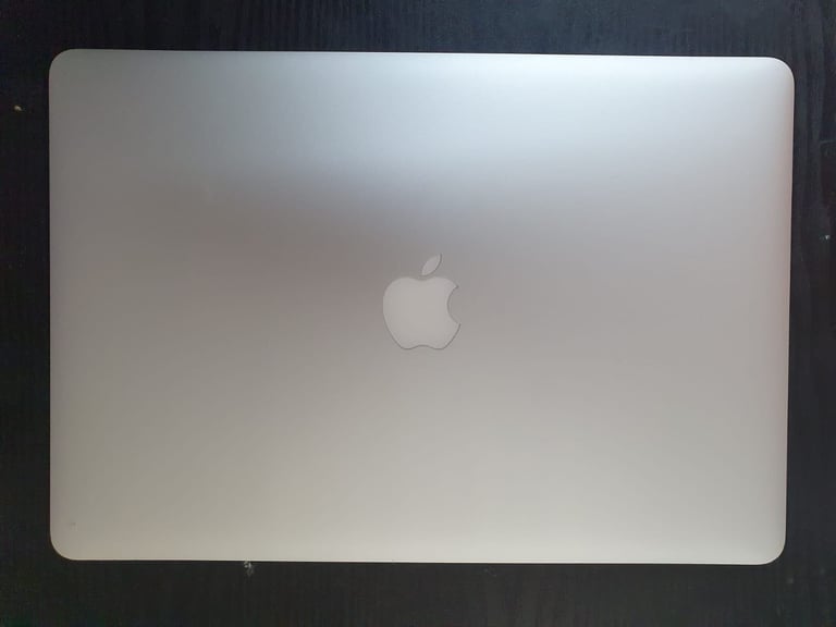 MacBook pro 15 Inch, 16 GB RAM, I7 Intel  