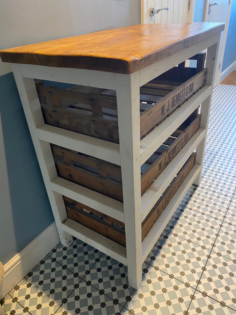 Wooden storage unit/shoe rack